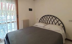 Bafile 18 - Piazza Marconi - Centrale - 50 Mt Dal Mare