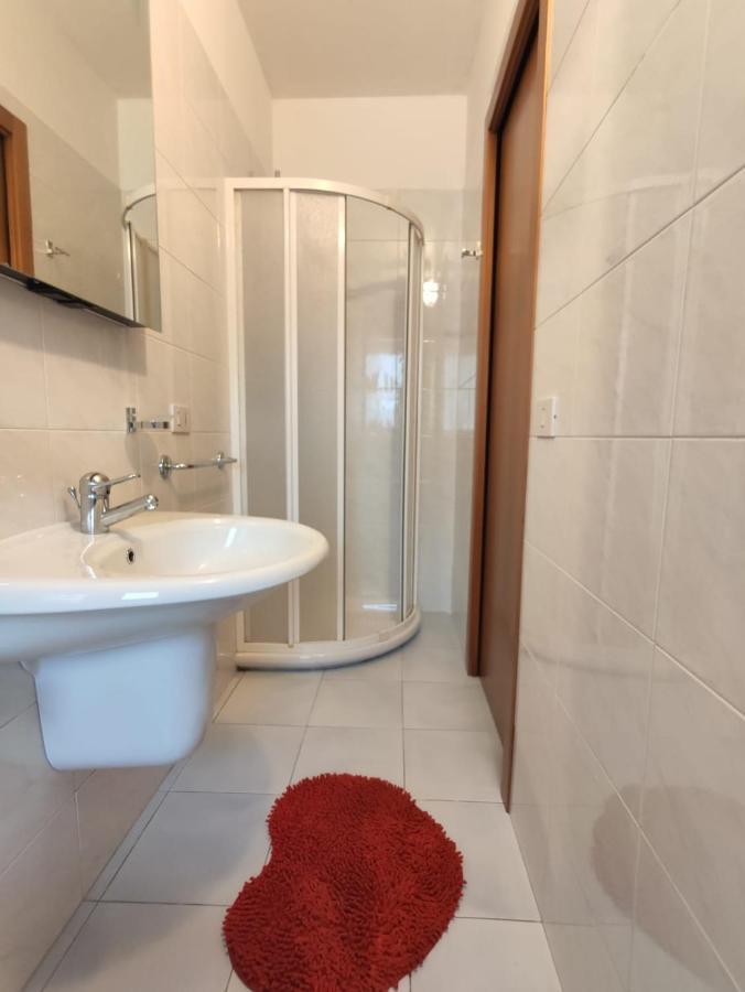Bafile 18 - Piazza Marconi - Centrale - 50 Mt Dal Mare Lido di Jesolo Exterior foto